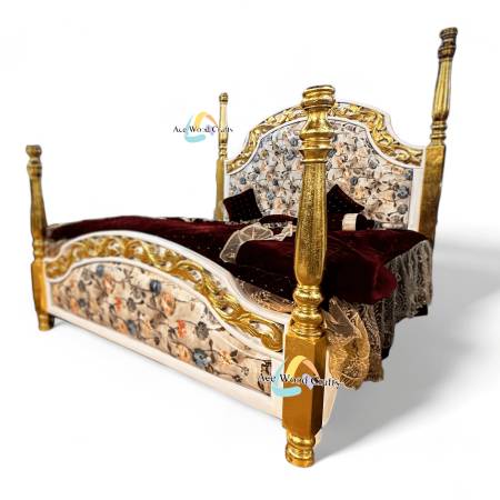 Luxurious Zeus Poster Bed by Ace Wood Crafts - Handcrafted Teakwood Bed with Gold Leaf Finish Manufacturers, Suppliers in Saharanpur