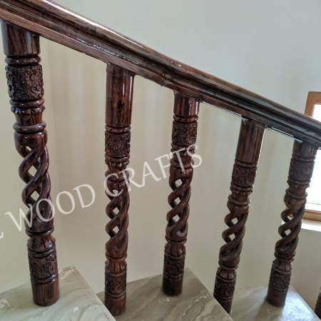 Natural Polish Handcrafted Wooden Pillar Manufacturers, Suppliers in Saharanpur